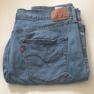 Levi’s Shaping Skinny Distressed Jeans